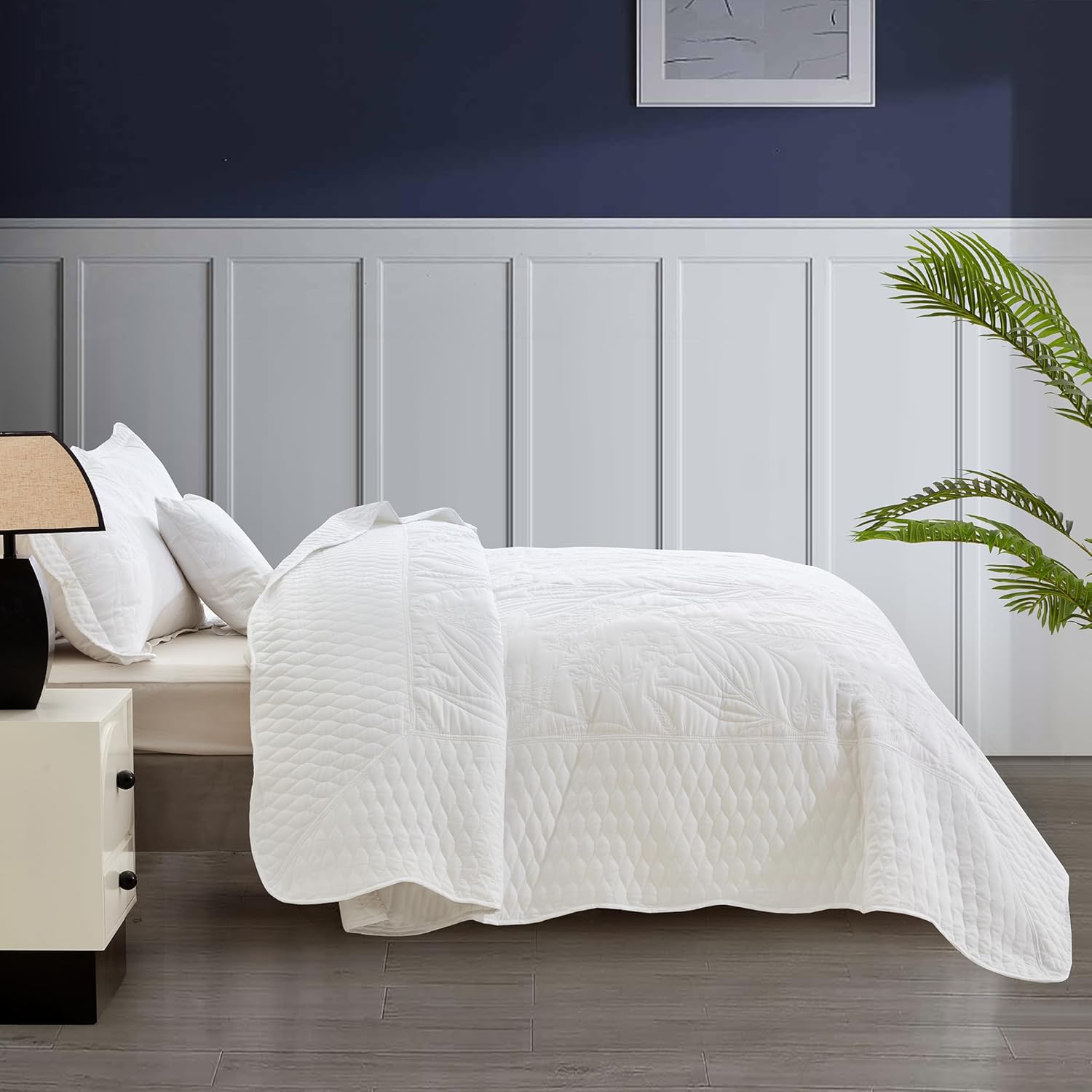 DaisyHuang Botanical Bedspread Set - Leaves Pattern Reversible 4 Piece White
