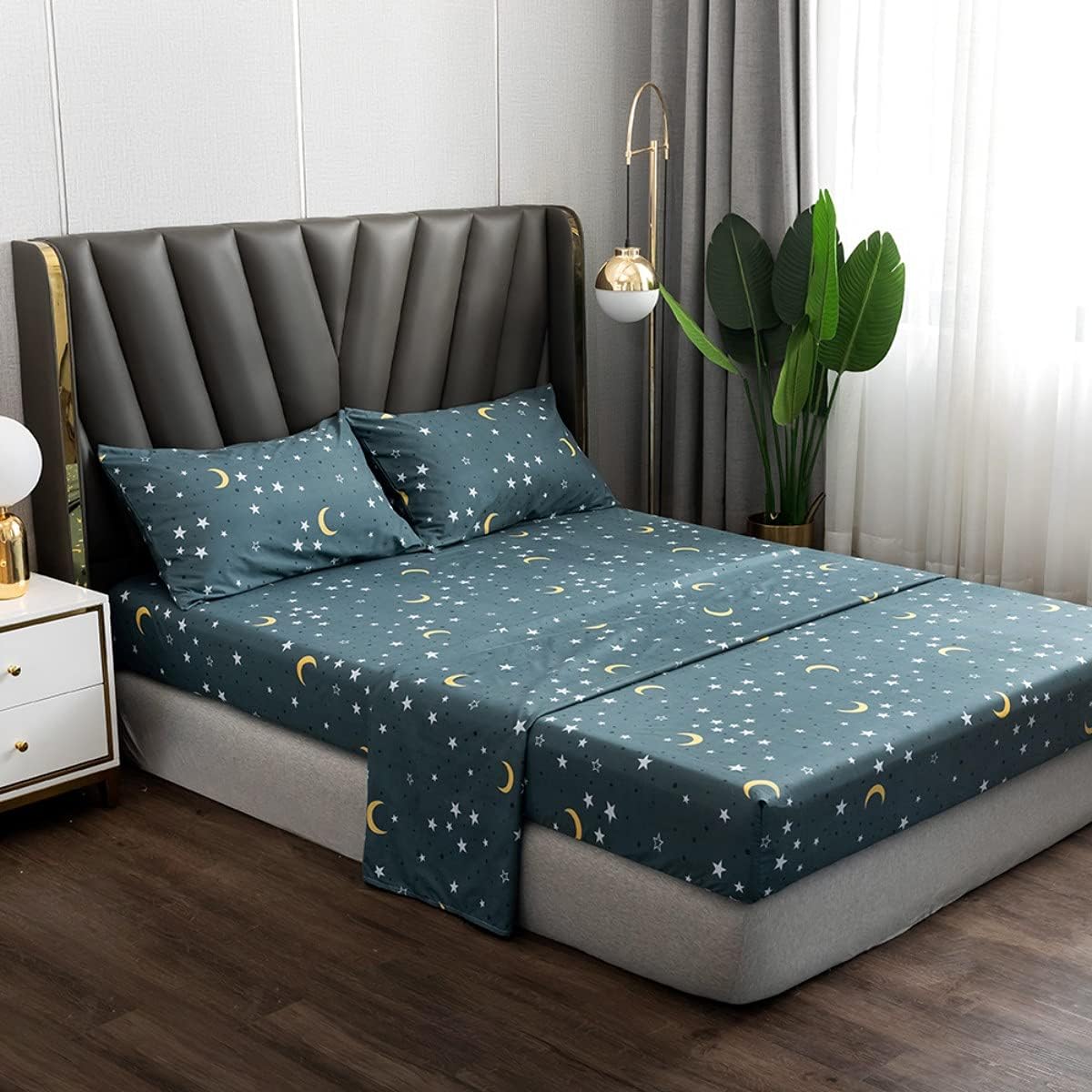 Jejeloiu 4 Piece Star Moon Bed Sheet Set King Size