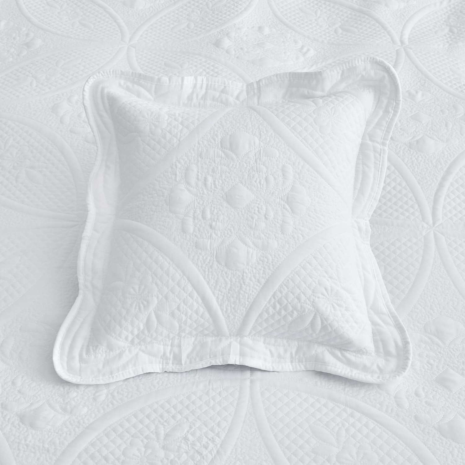 DaisyHuang Oversized Bedspread Set - 5 Piece White Reversible