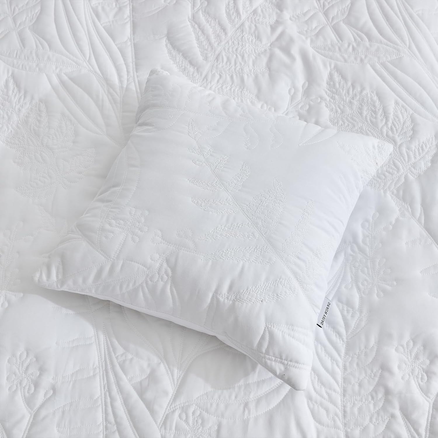 DaisyHuang Botanical Bedspread Set - Leaves Pattern Reversible 4 Piece White