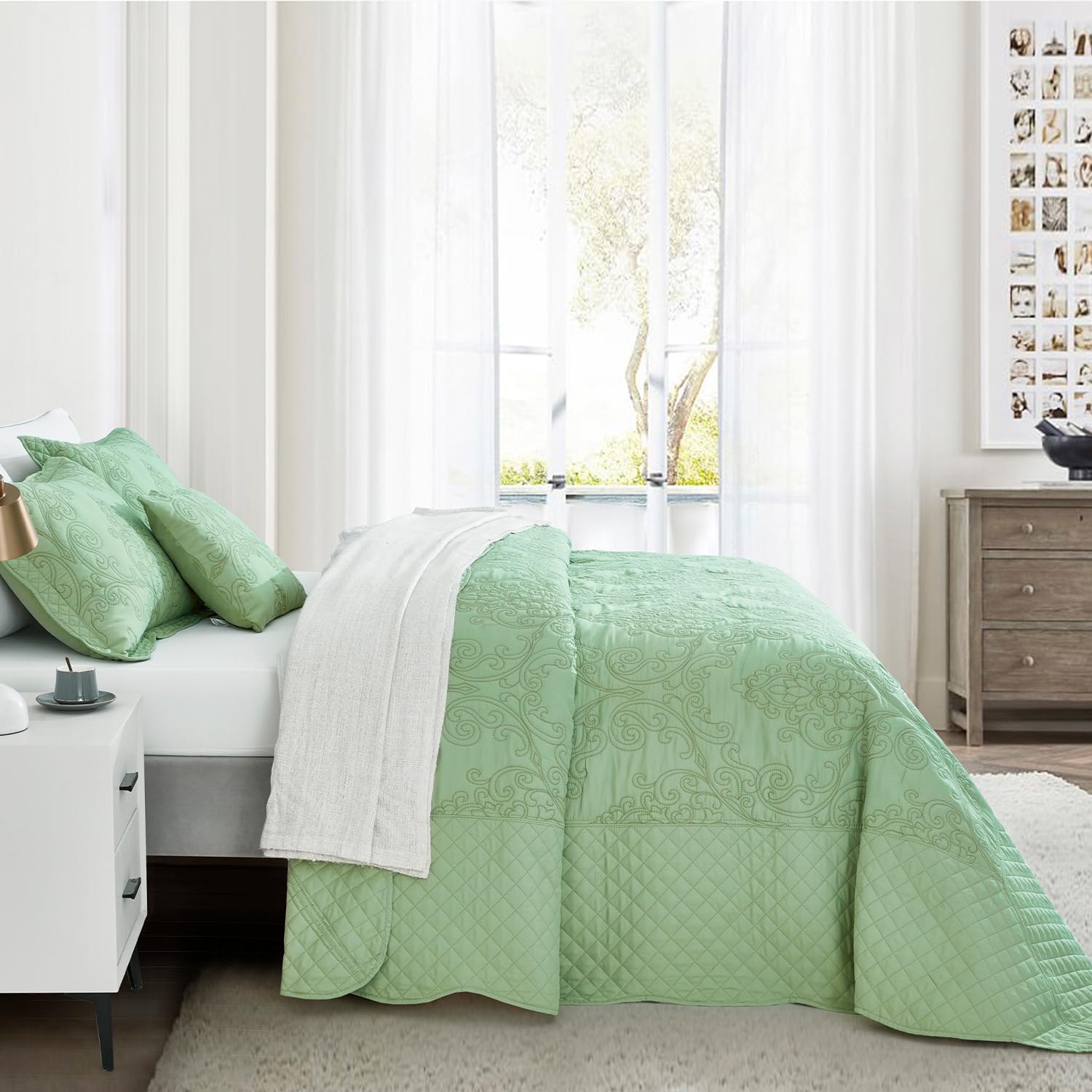 CHIXIN Bedspread Coverlet Set Queen Size - Luxury Damask Paisley Pattern