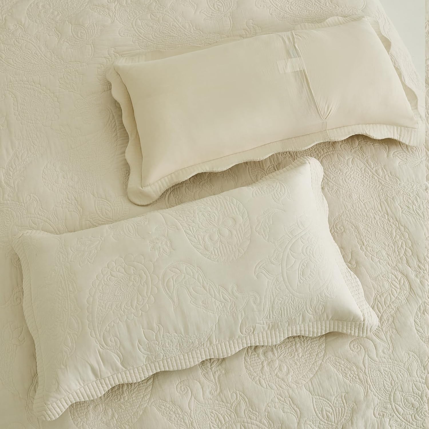 Blythease Oversized King Bedspread Set 138x122 Khaki Paisley Pattern
