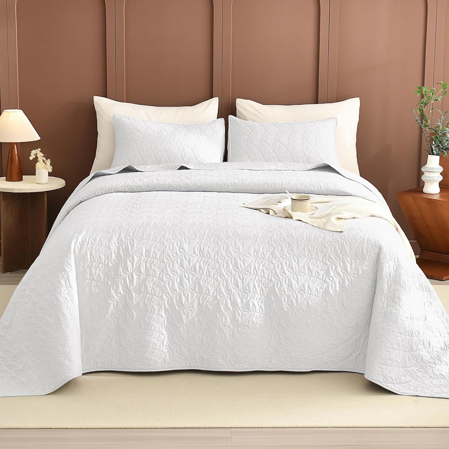 Lady Ann White Leaves Oversized King Quilt Set