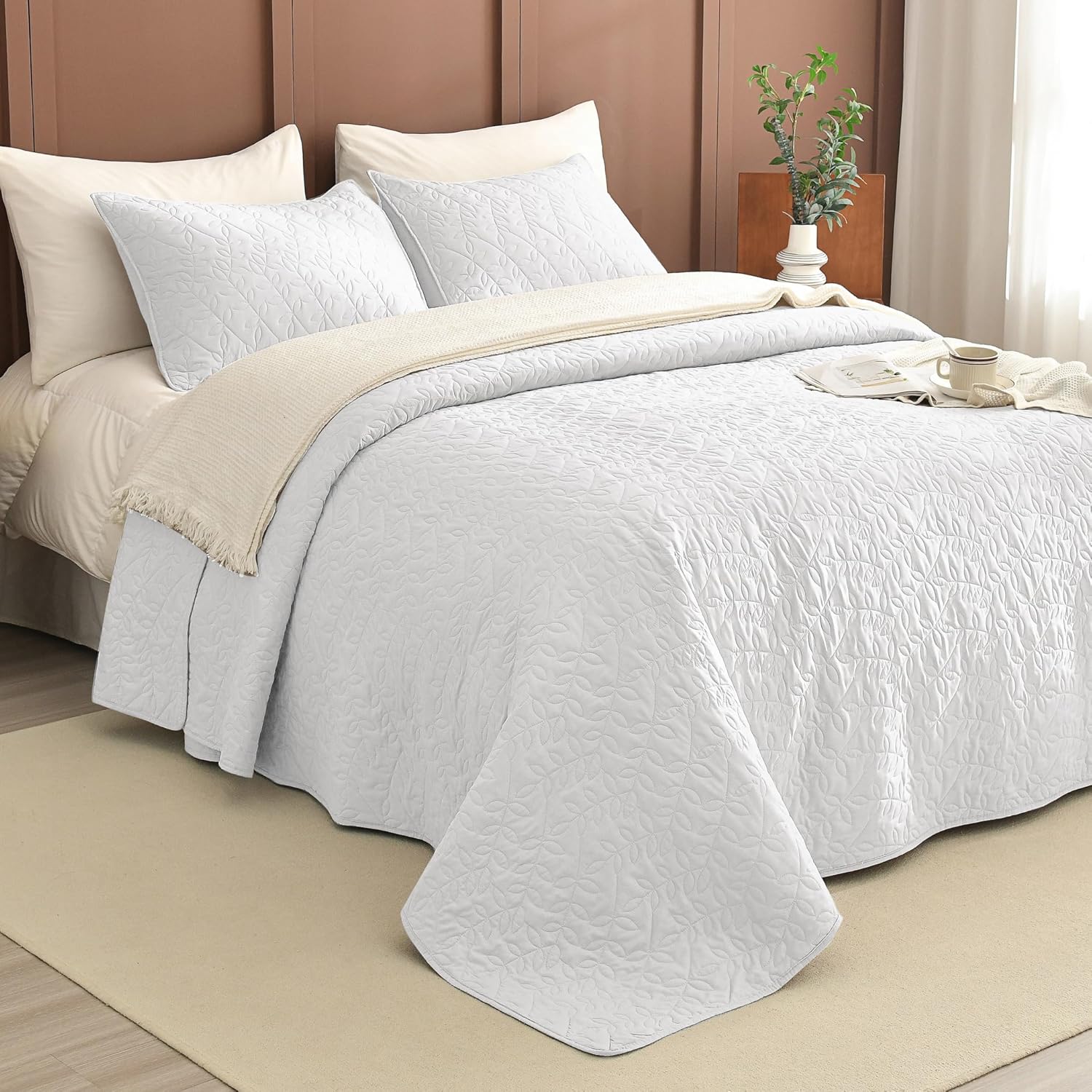 Lady Ann White Leaves Oversized King Quilt Set