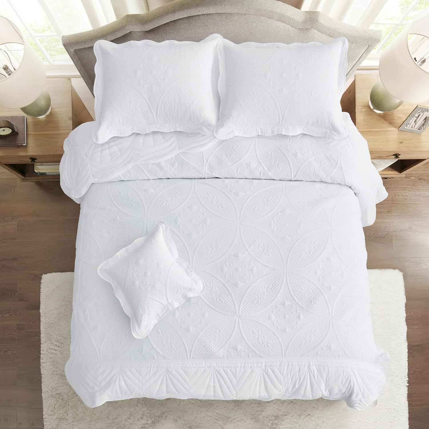 DaisyHuang Oversized Bedspread Set - 5 Piece White Reversible