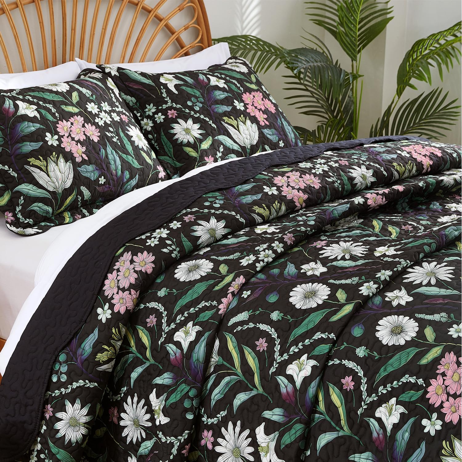 EVENHUG Black Botanical Quilt Set King Size 3 Pieces