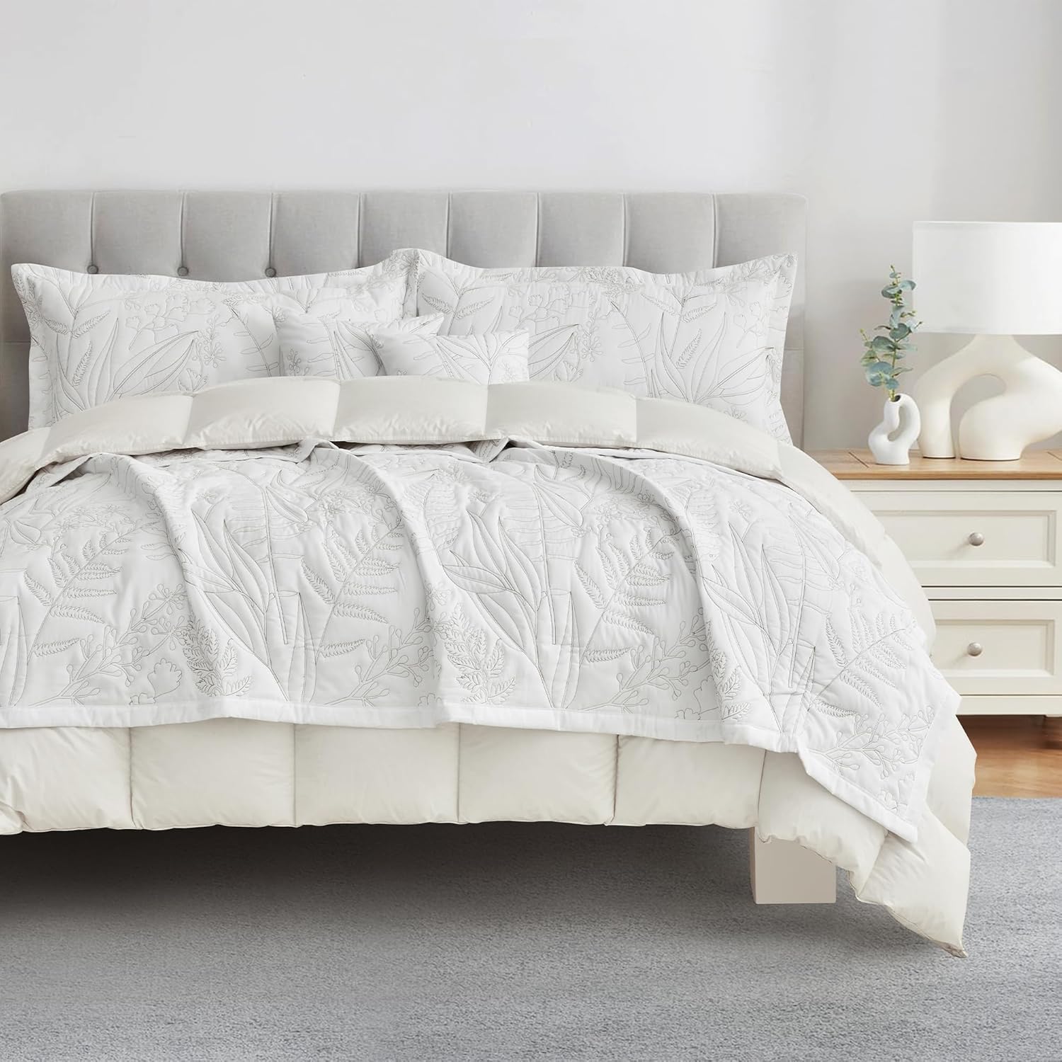 HZ HY Leaves Pattern Queen Bedspread Set Reversible Lightweight 5 Piece White