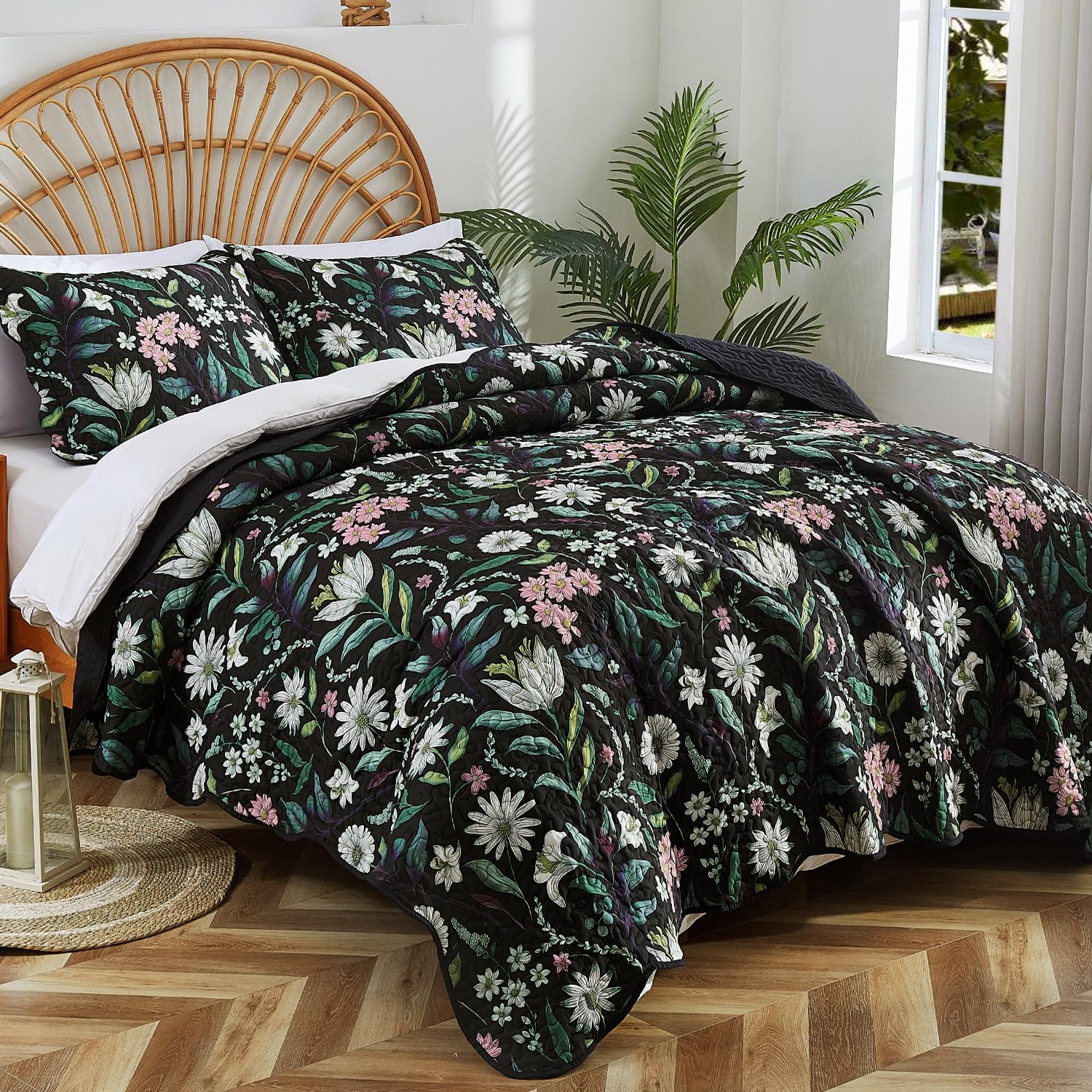 EVENHUG Black Botanical Quilt Set King Size 3 Pieces
