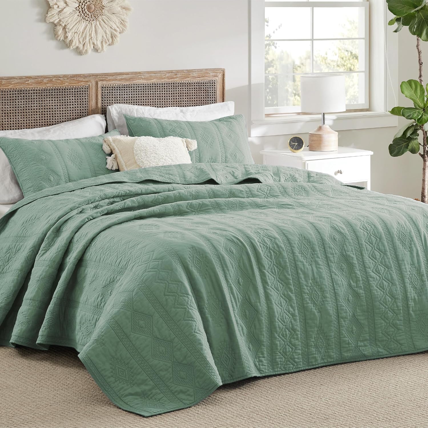 Bedsure 100 Cotton Queen Quilt Set with Pillow Shams