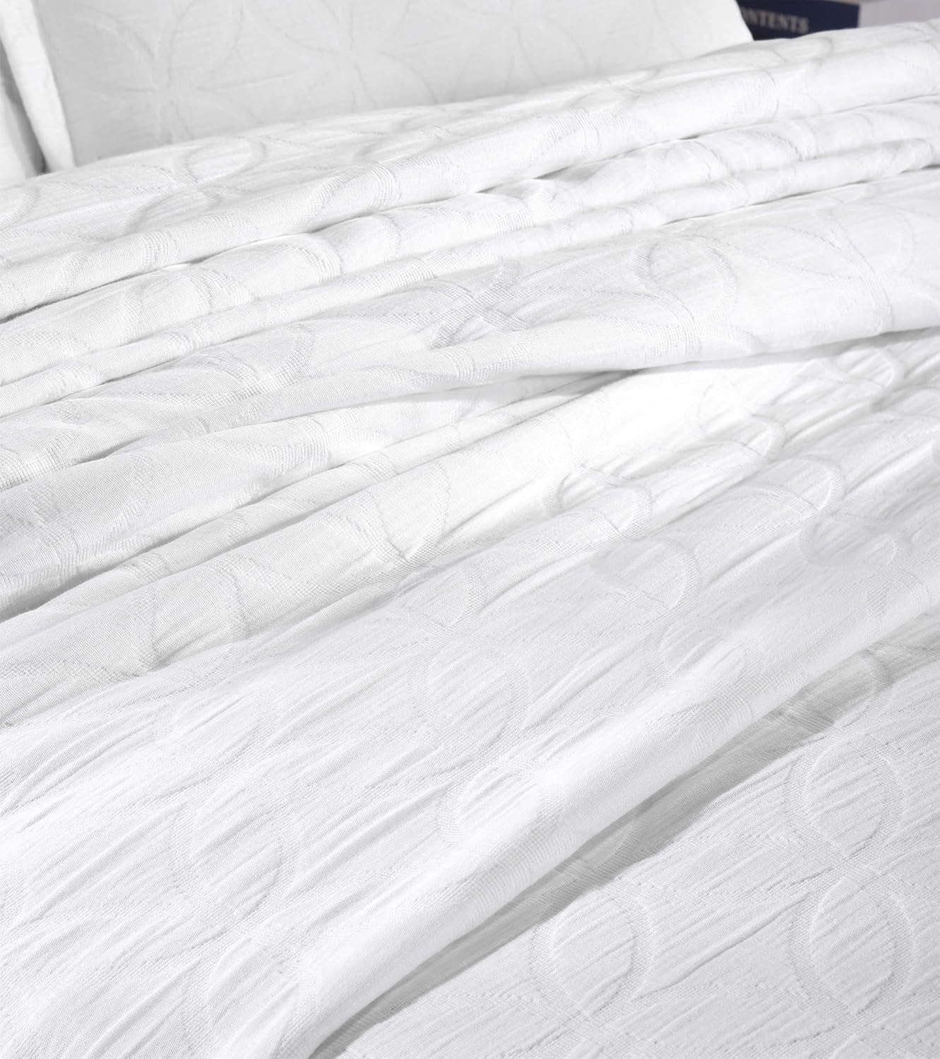 Superior Cotton Bedspread Set with Geometric Circles