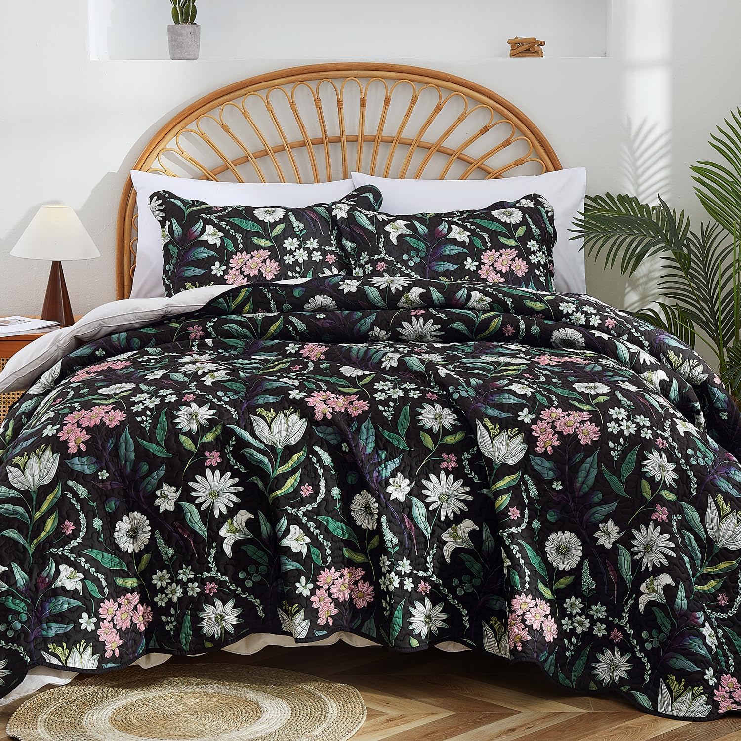 EVENHUG Black Botanical Quilt Set King Size 3 Pieces