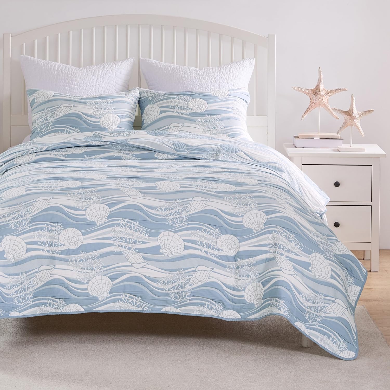 Greenland Home Coastal Paradise Reversible Coverlet Set