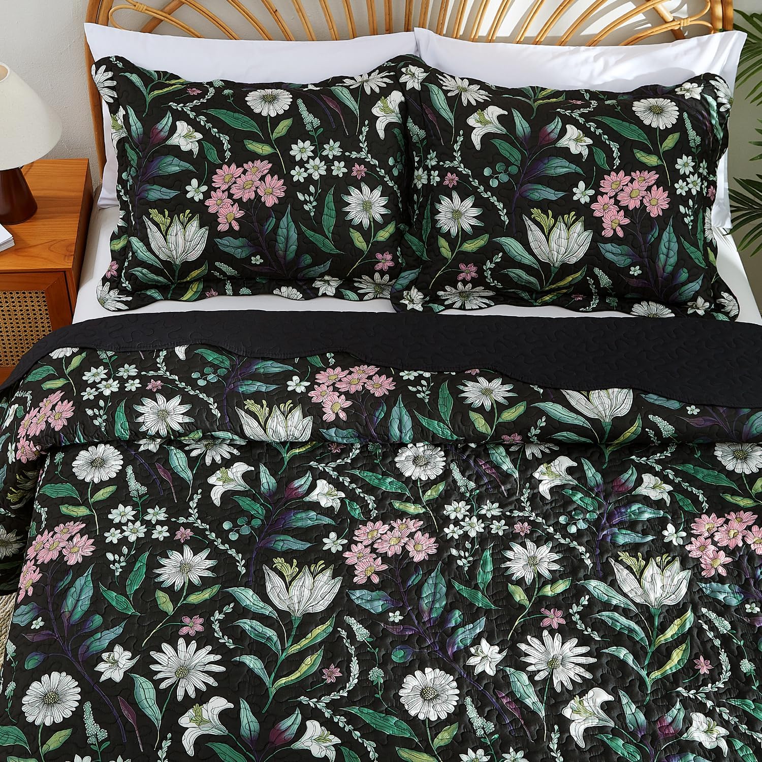 EVENHUG Black Botanical Quilt Set King Size 3 Pieces