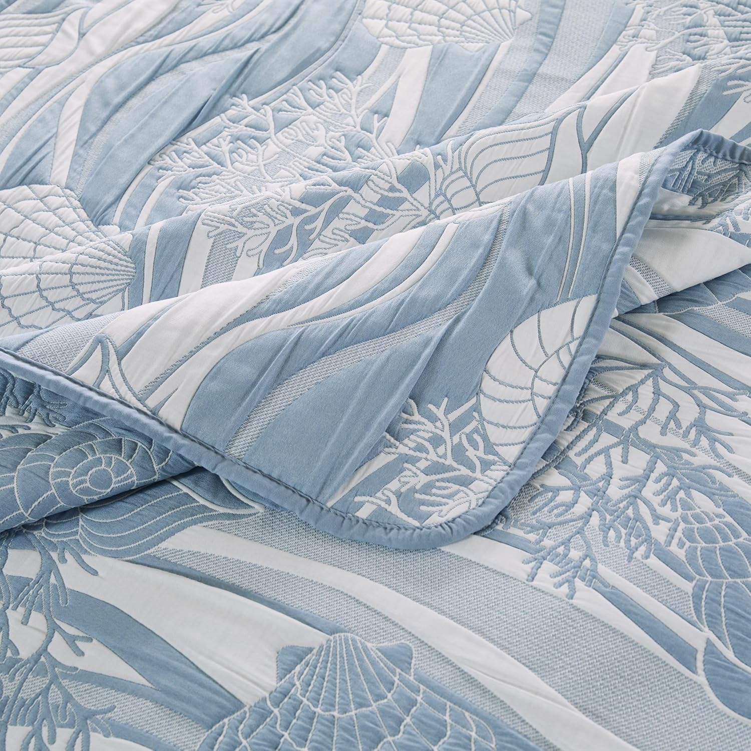 Greenland Home Coastal Paradise Reversible Coverlet Set